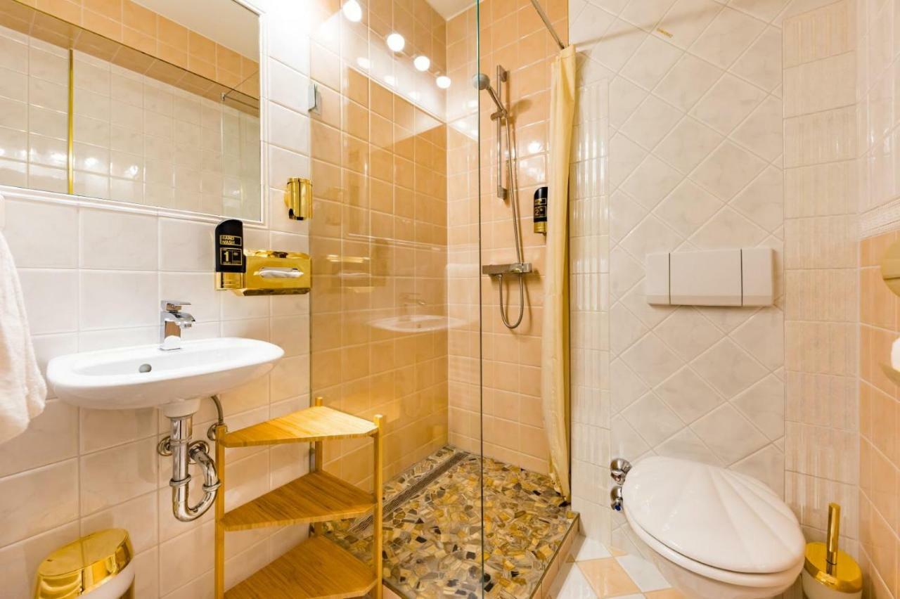 Hotel Freizeittempel Винер Нойщат Екстериор снимка