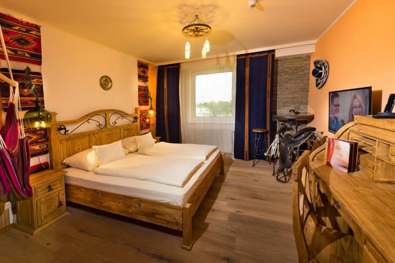 Hotel Freizeittempel Винер Нойщат Екстериор снимка