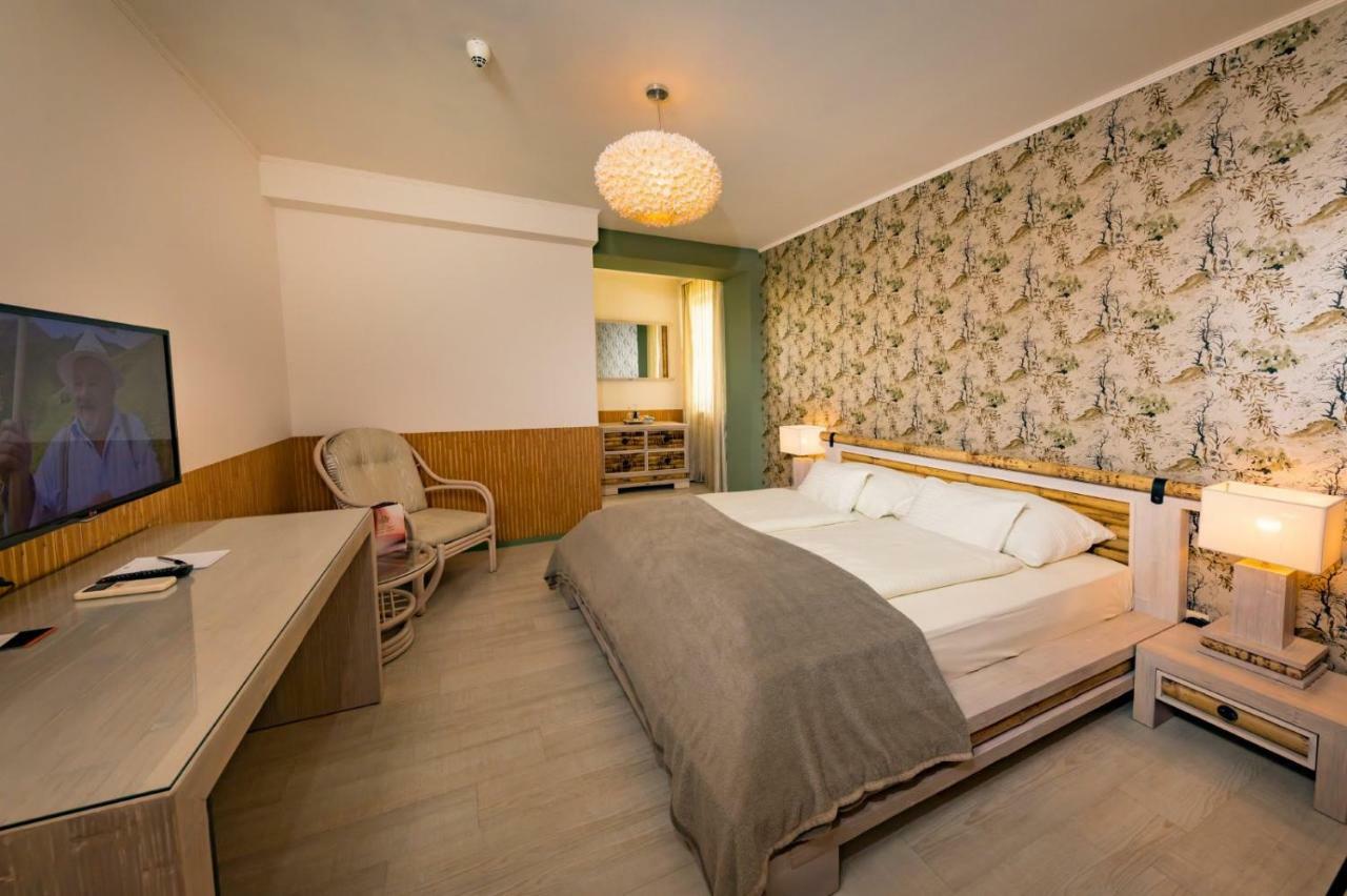 Hotel Freizeittempel Винер Нойщат Екстериор снимка