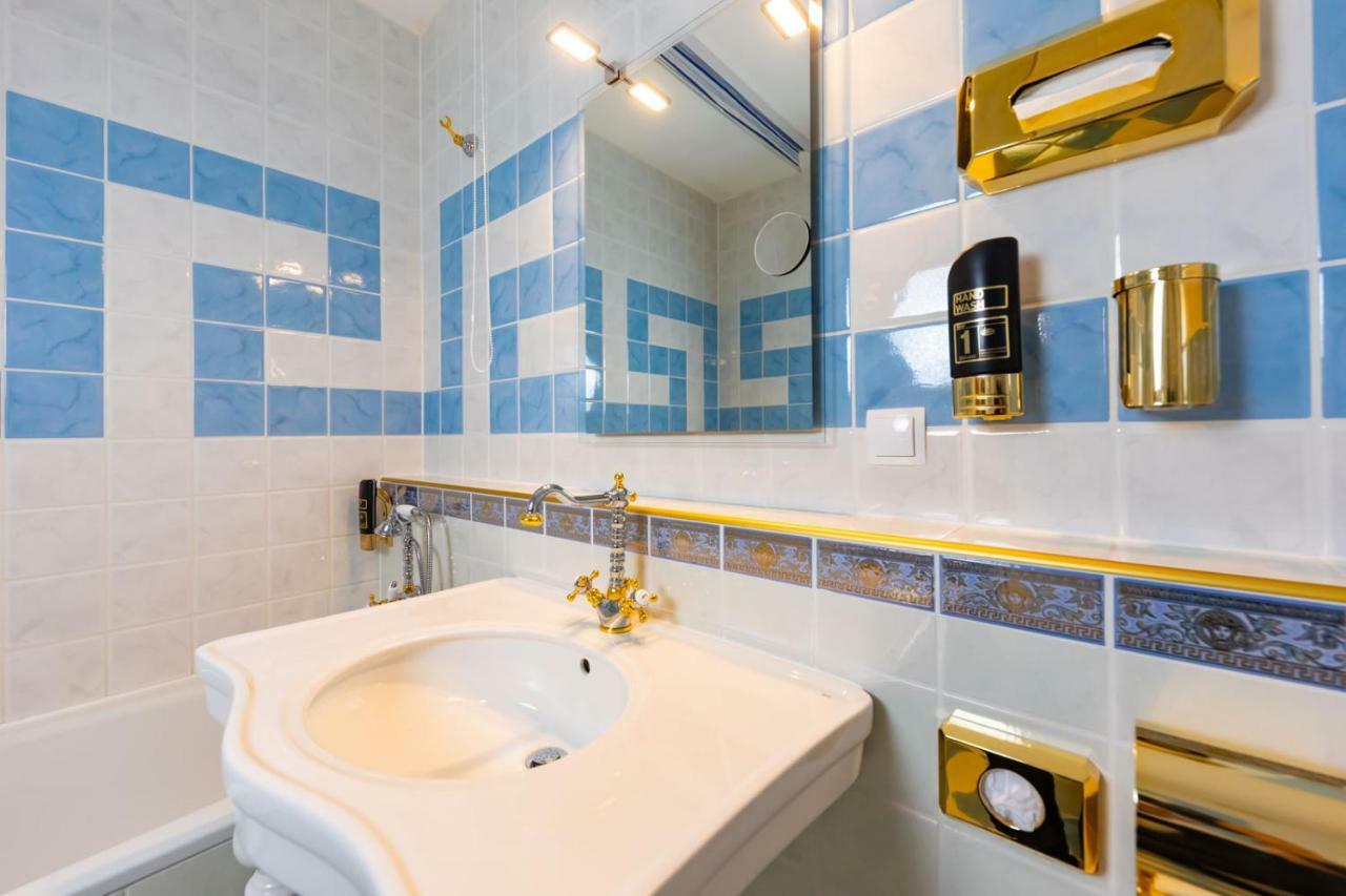 Hotel Freizeittempel Винер Нойщат Екстериор снимка