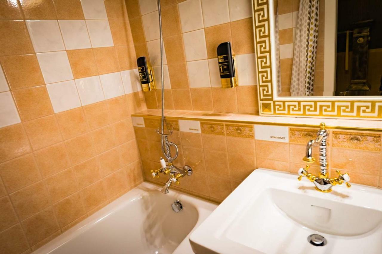 Hotel Freizeittempel Винер Нойщат Екстериор снимка